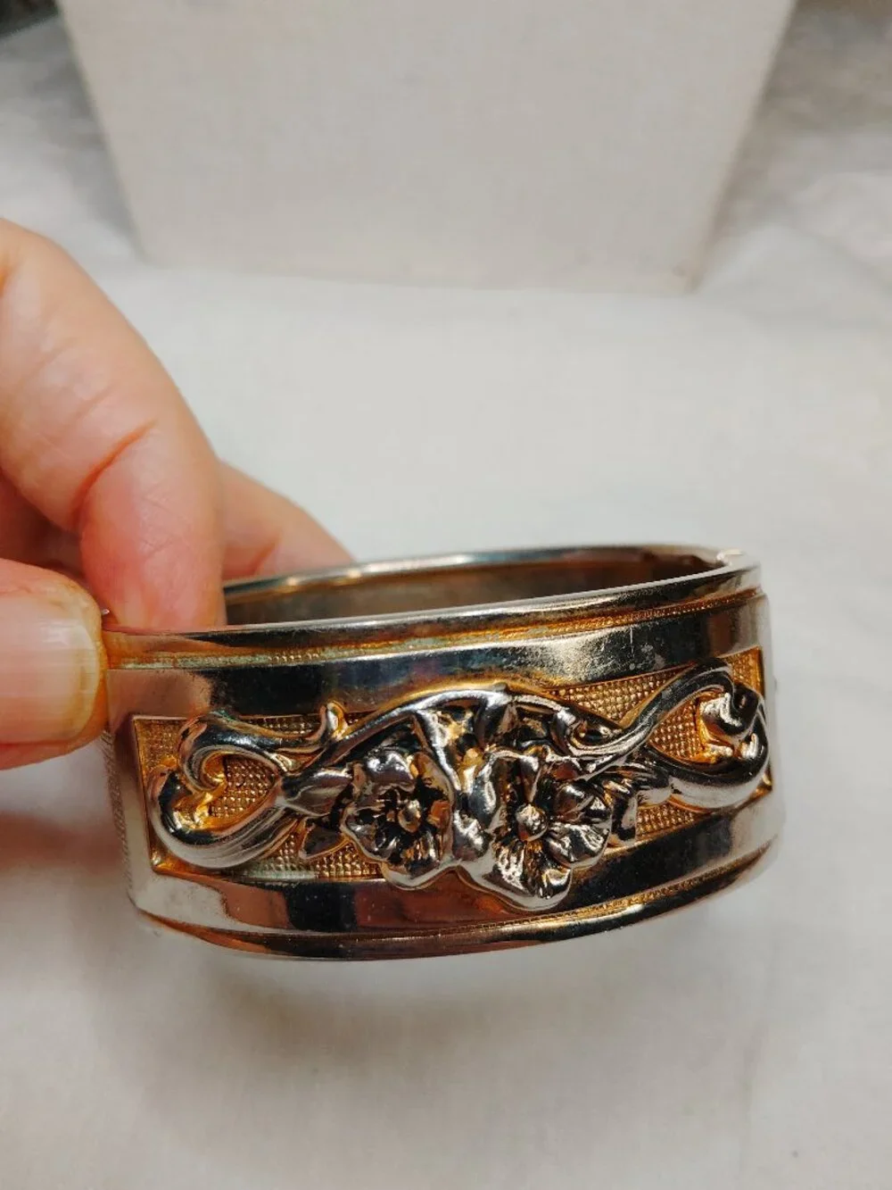 N/A elegant vintage